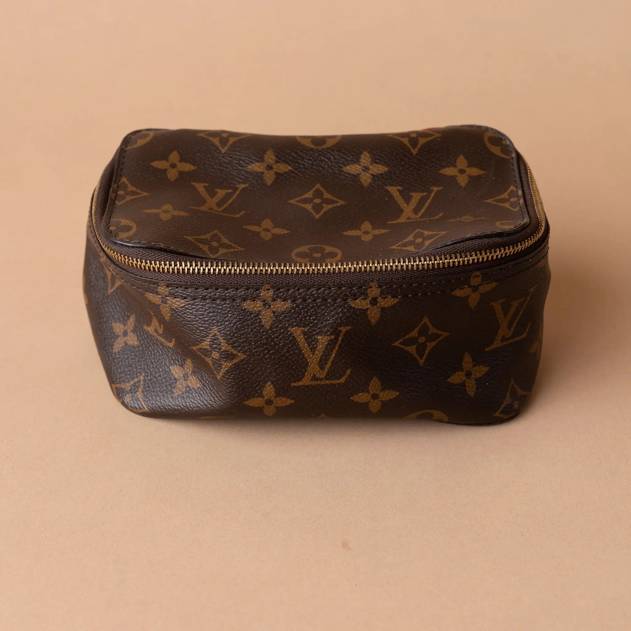 Louis Vuitton Monogram Packing Cube PM — Featured Image