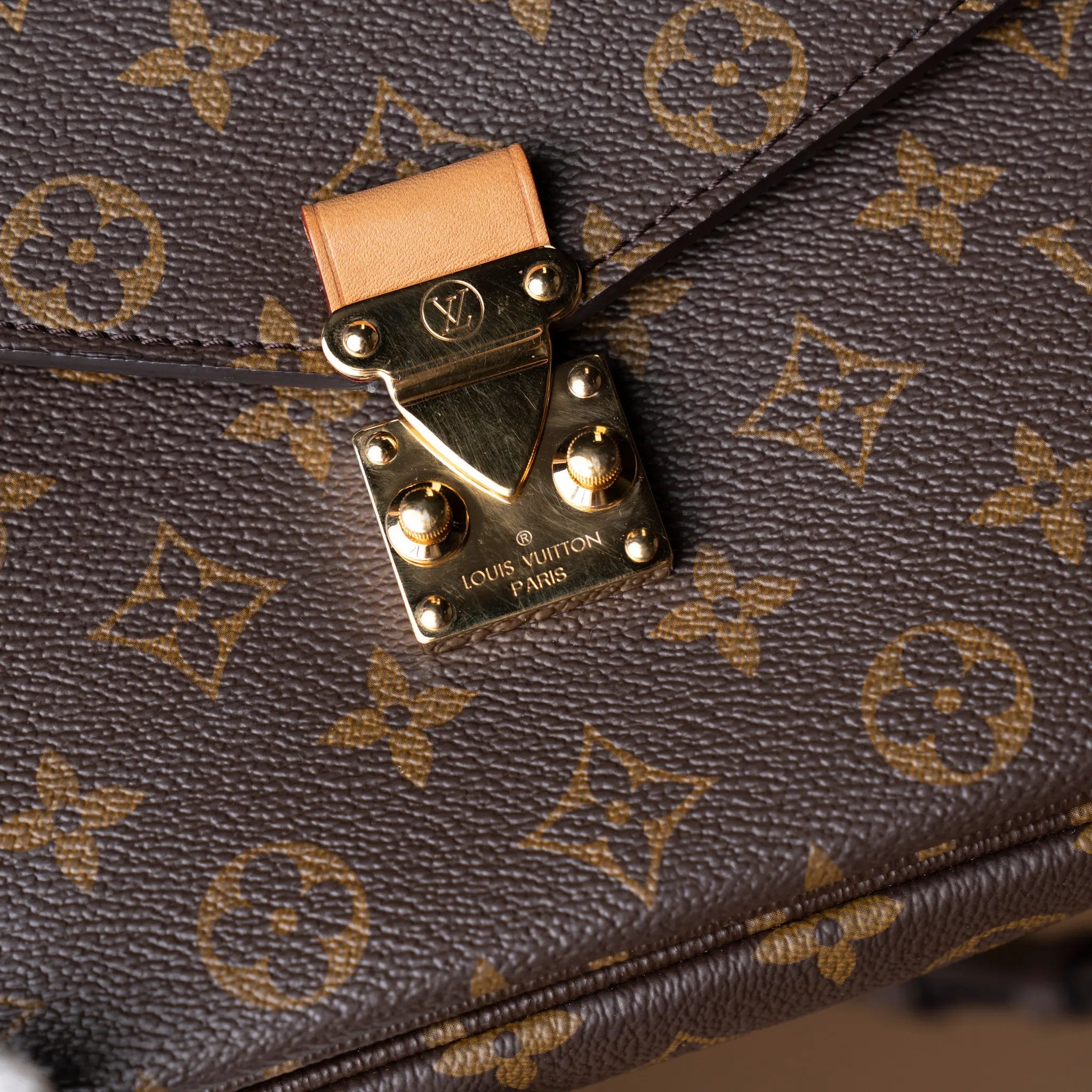 Louis Vuitton Monogram Pochette Metis — Interior Detail