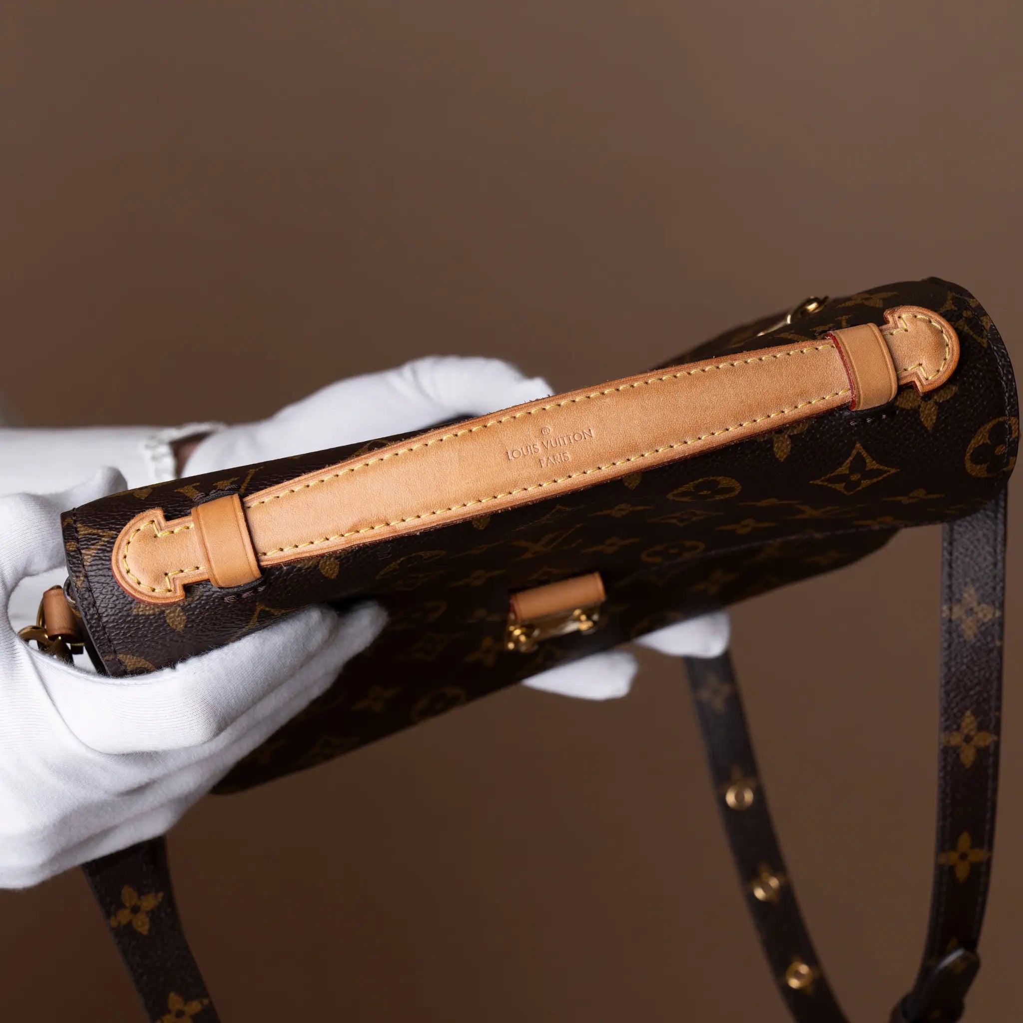 Louis Vuitton Monogram Pochette Metis — Detail View