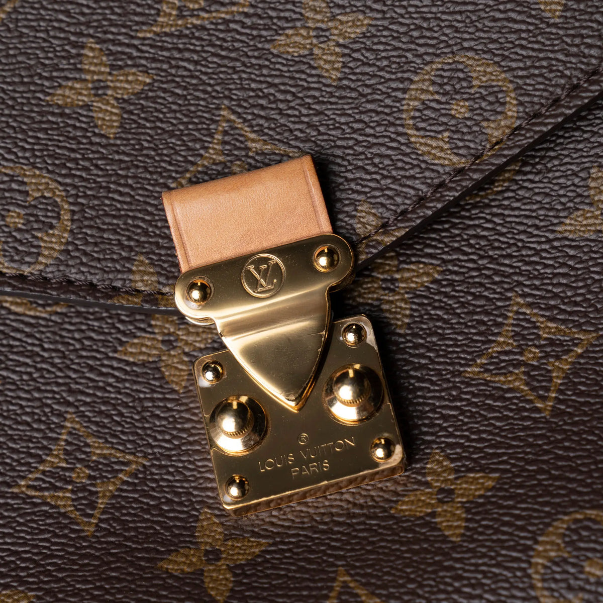 Louis Vuitton Monogram Pochette Metis — Detail View
