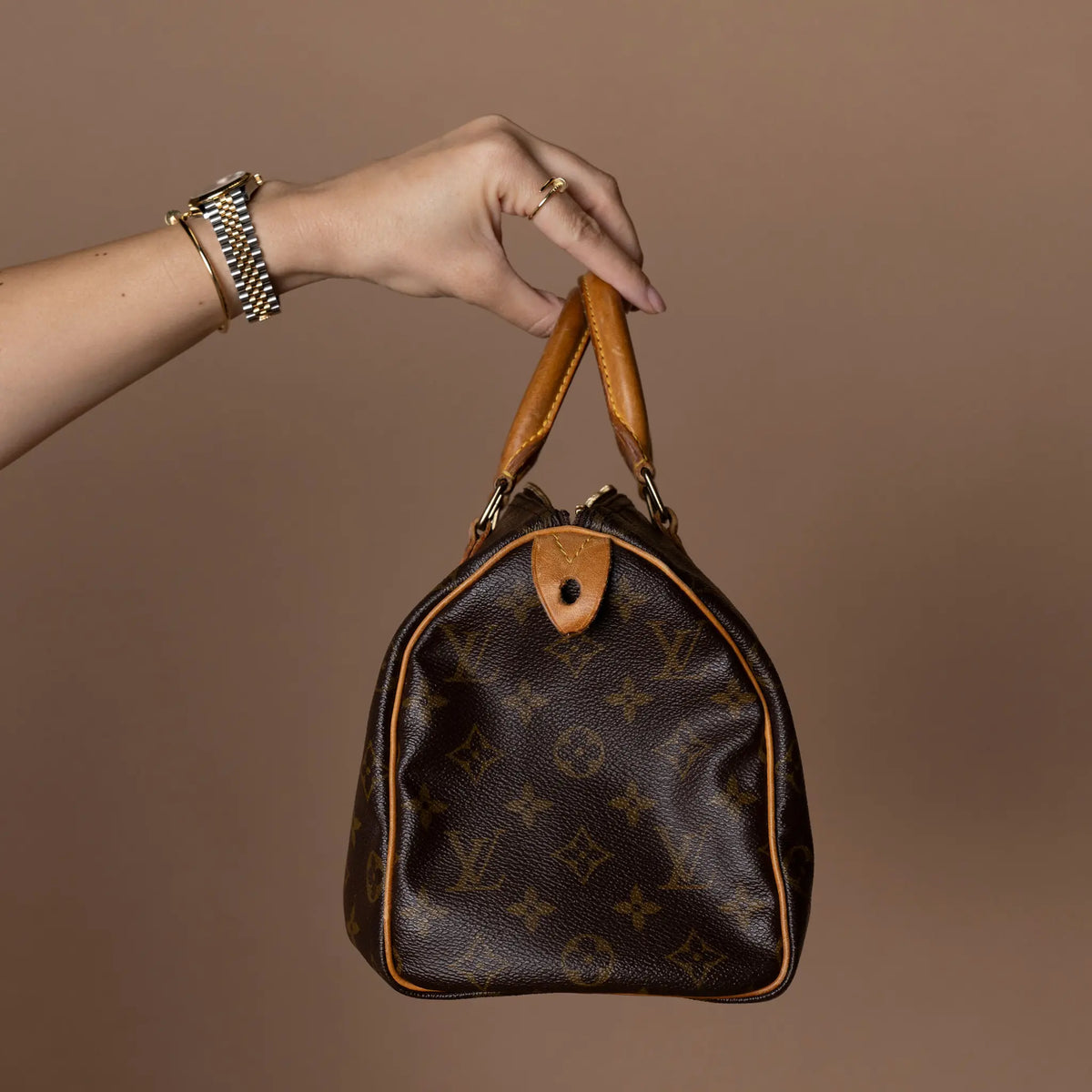 Louis Vuitton Monogram Speedy 25 — Front View