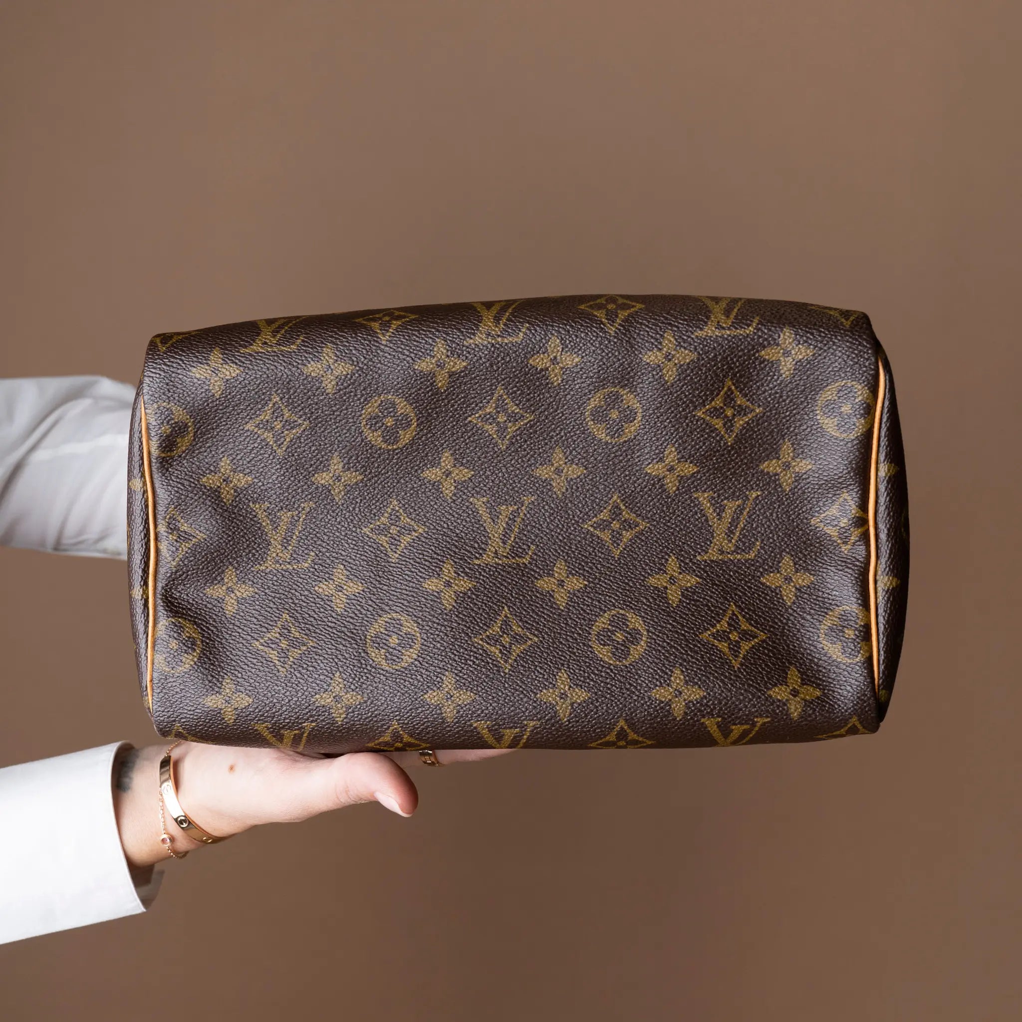 Louis Vuitton Monogram Speedy 25 — Front View
