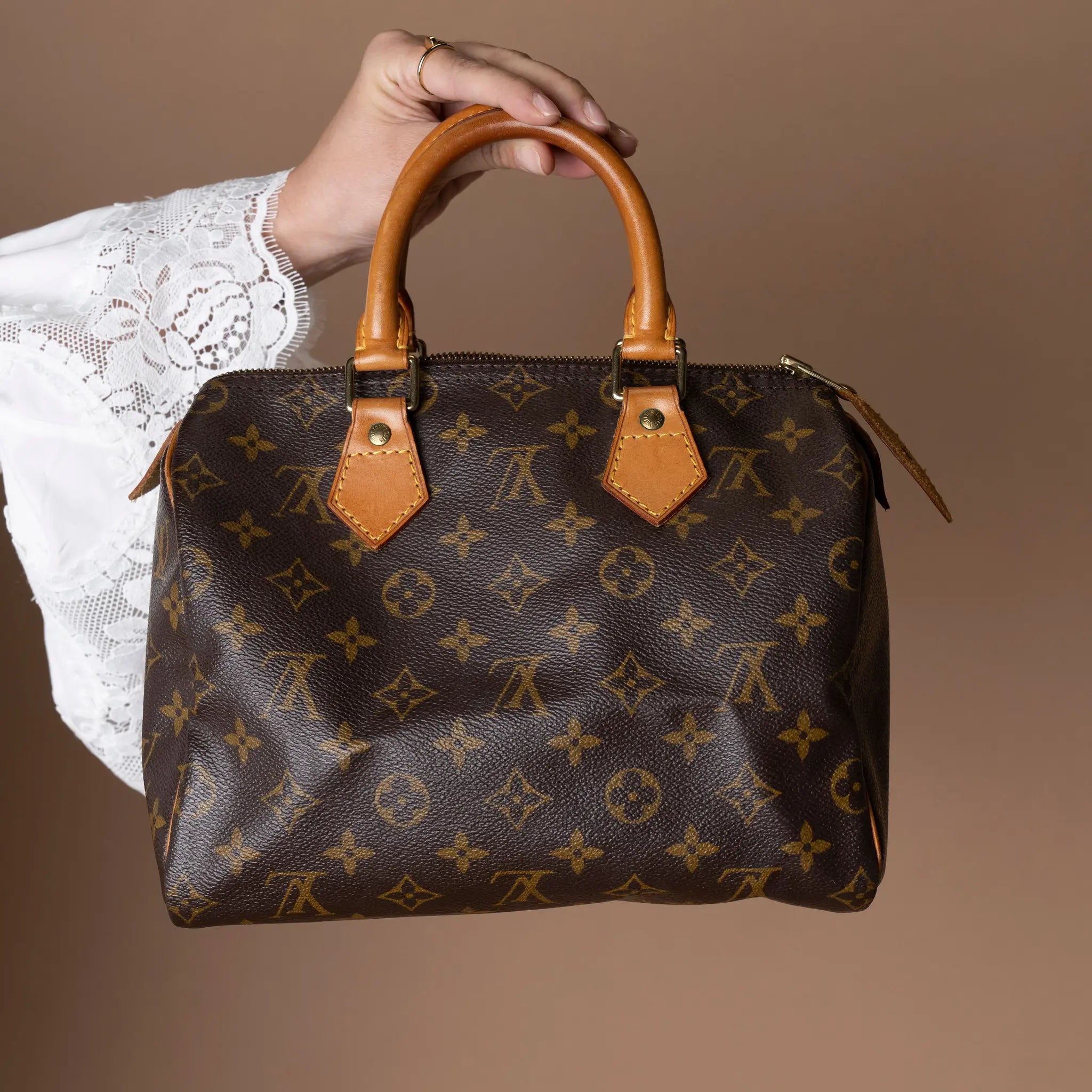 Louis Vuitton Monogram Speedy 25 — Side Profile