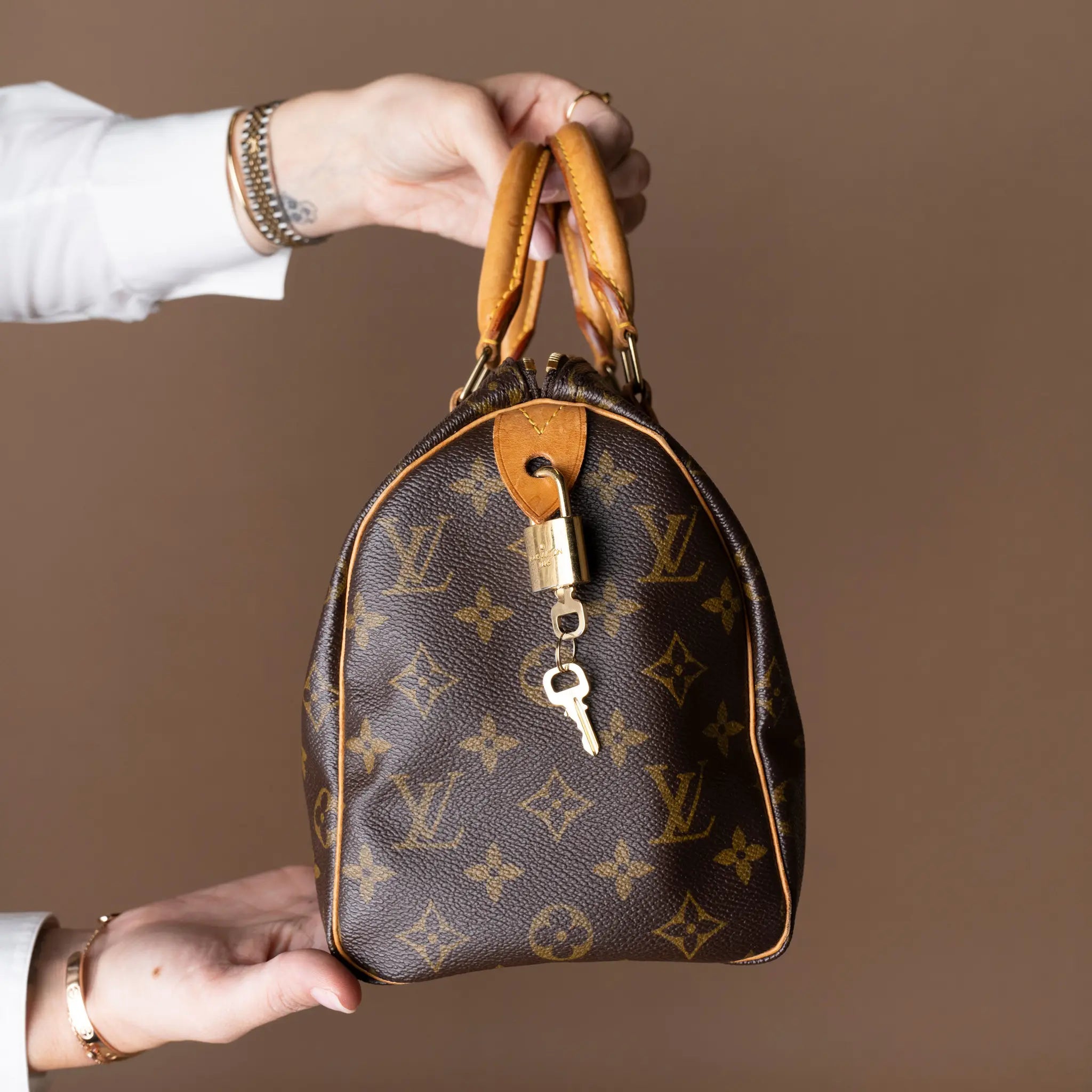 Louis Vuitton Monogram Speedy 25 — Close-up Detail