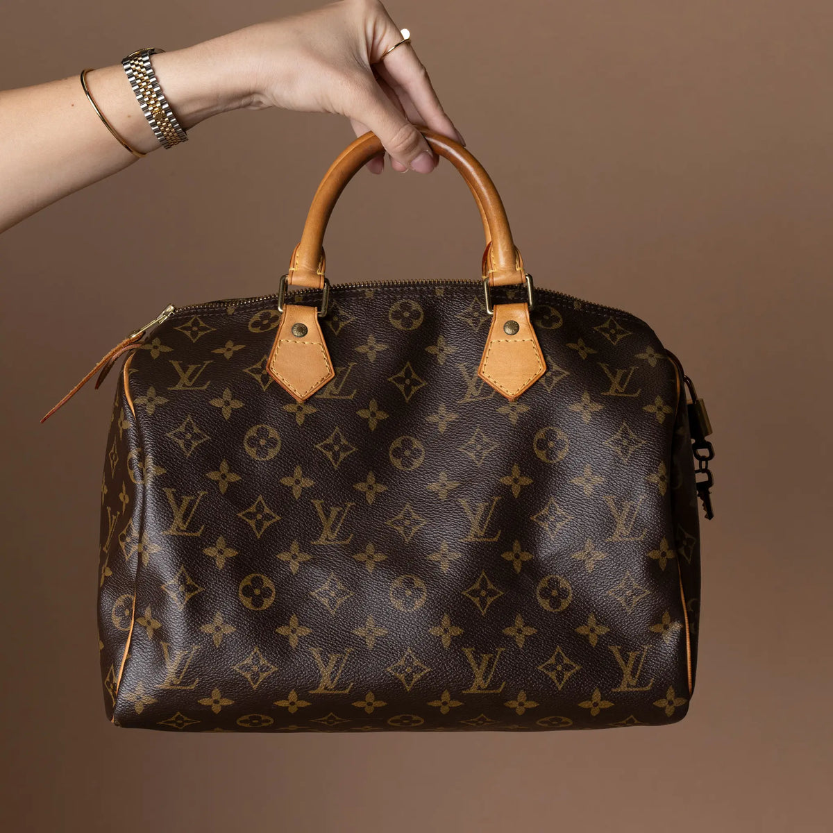 Louis Vuitton Monogram Speedy 30 — Featured Image