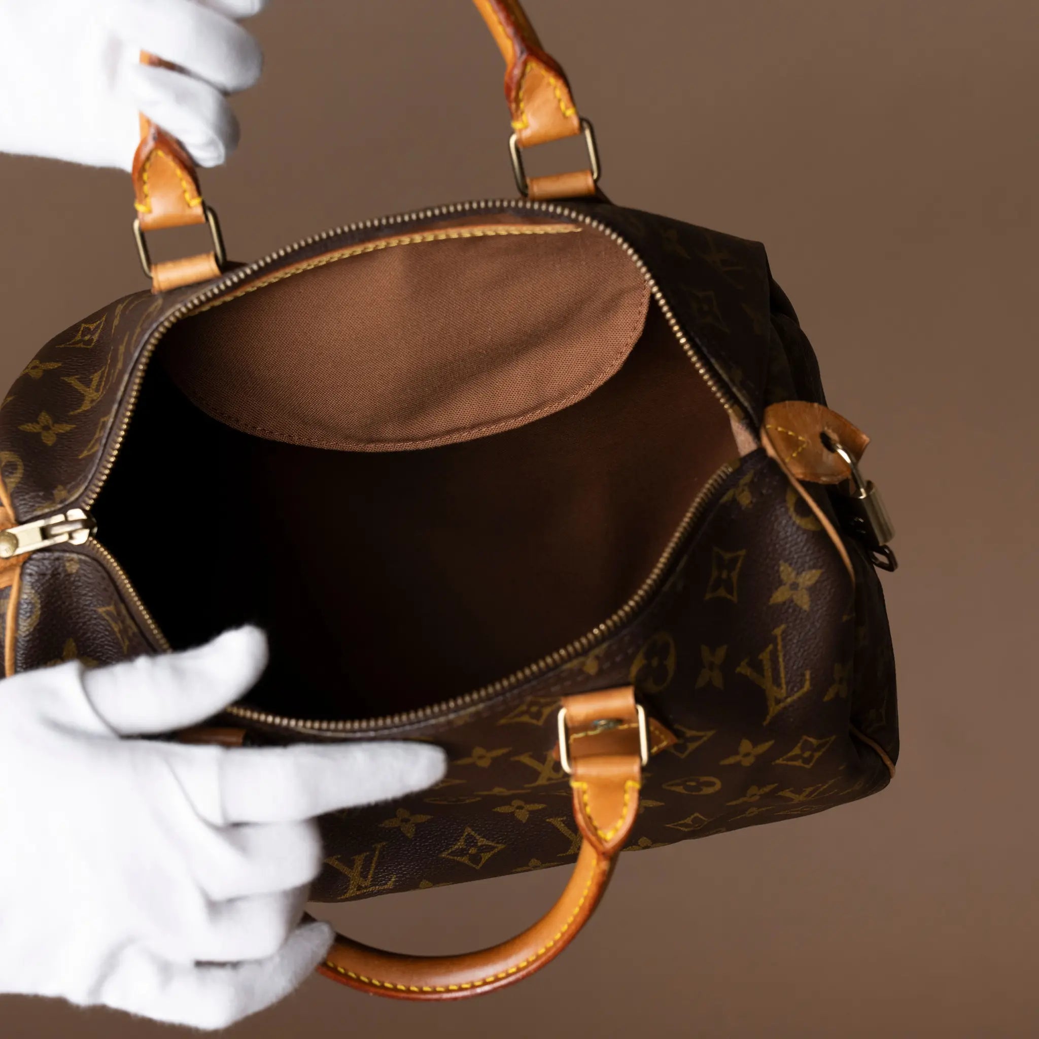Louis Vuitton Monogram Speedy 30 — Interior Detail