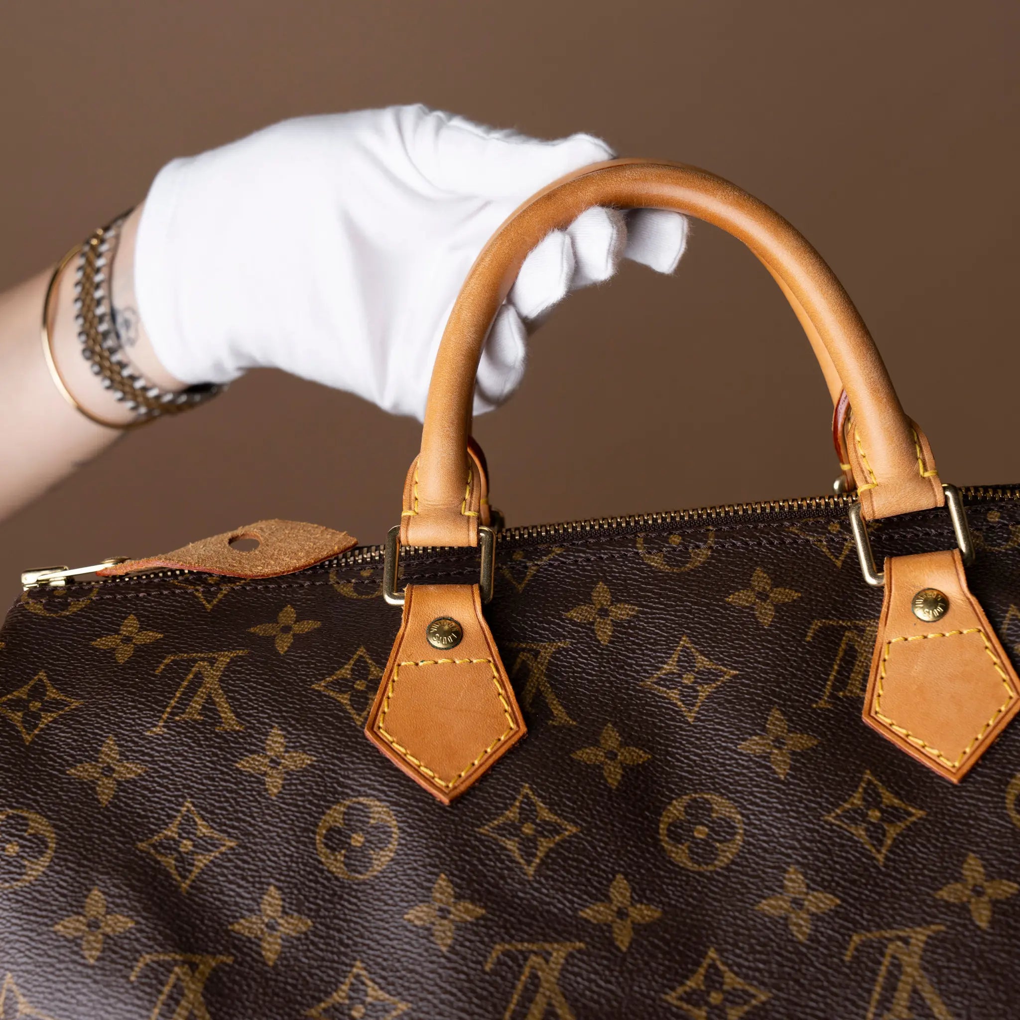 Louis Vuitton Monogram Speedy 35 — Close-up Detail