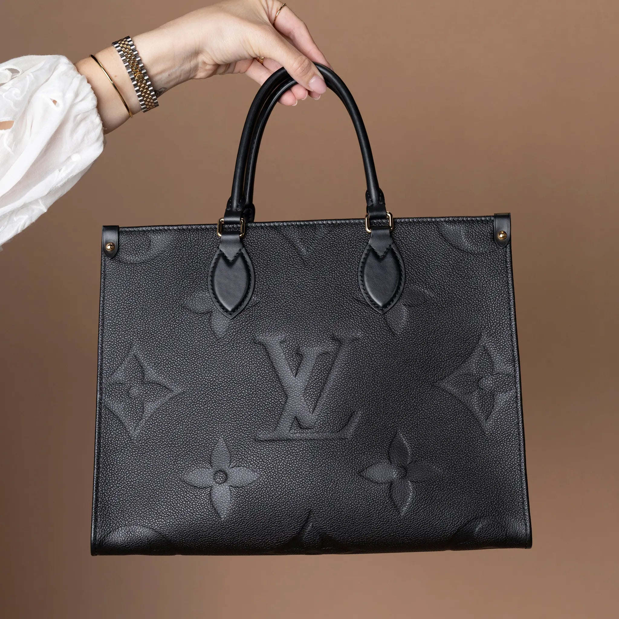 Louis Vuitton On The Go MM — Interior Detail