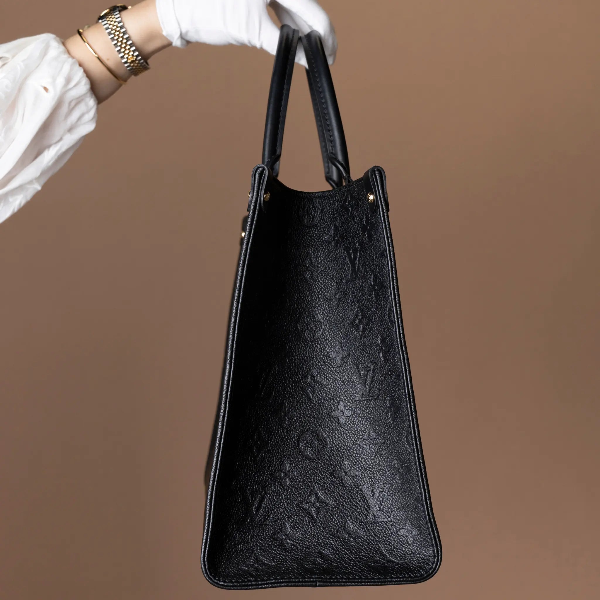 Louis Vuitton On The Go MM — Close-up Detail