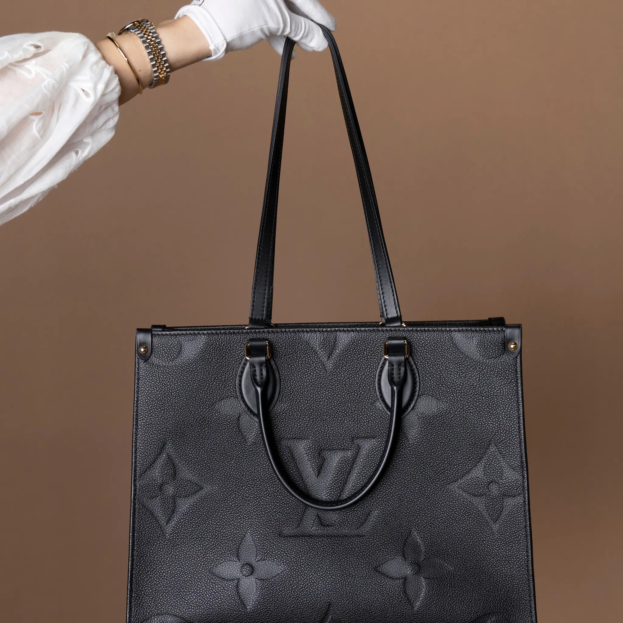 Louis Vuitton On The Go MM — Detail View