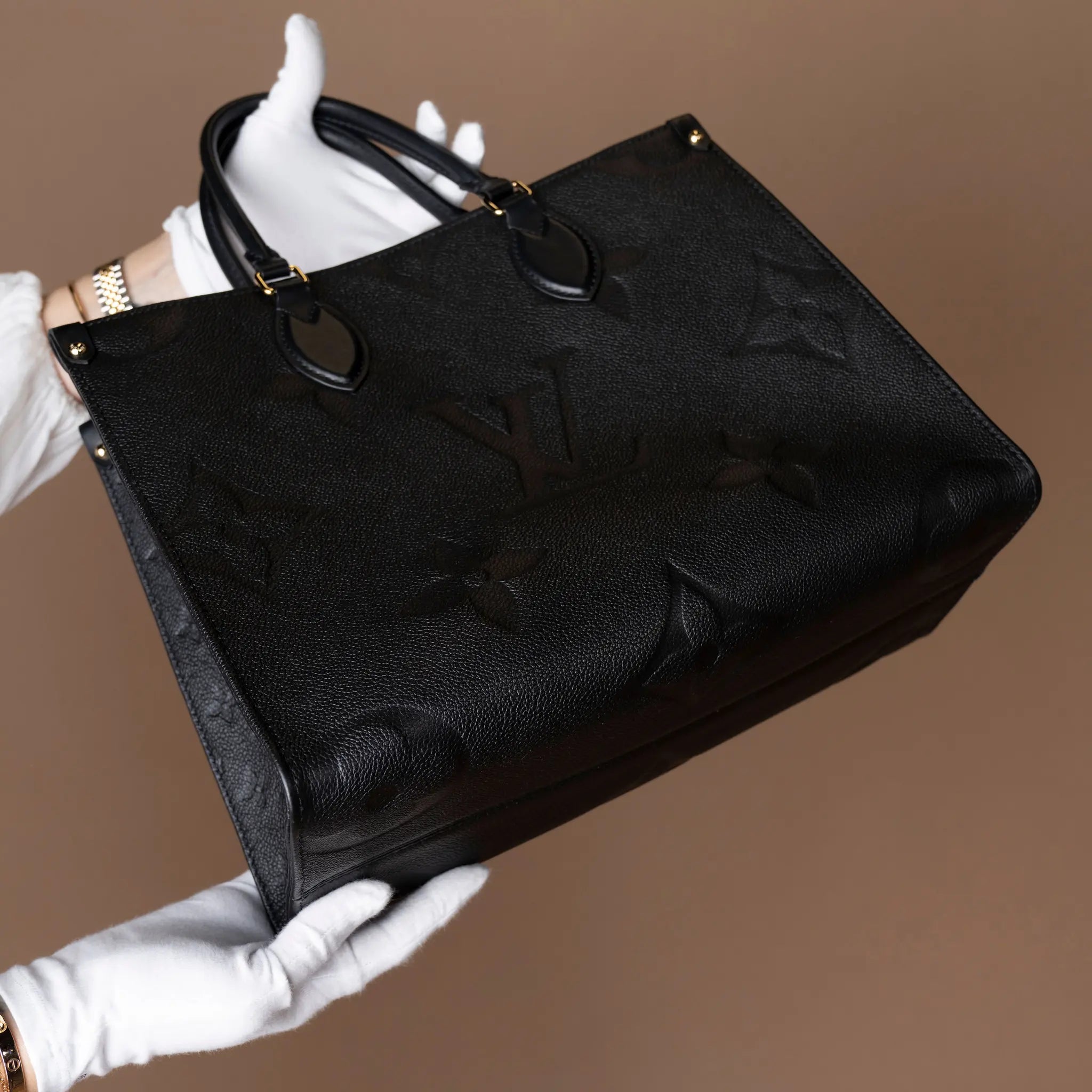 Louis Vuitton On The Go MM — Additional View