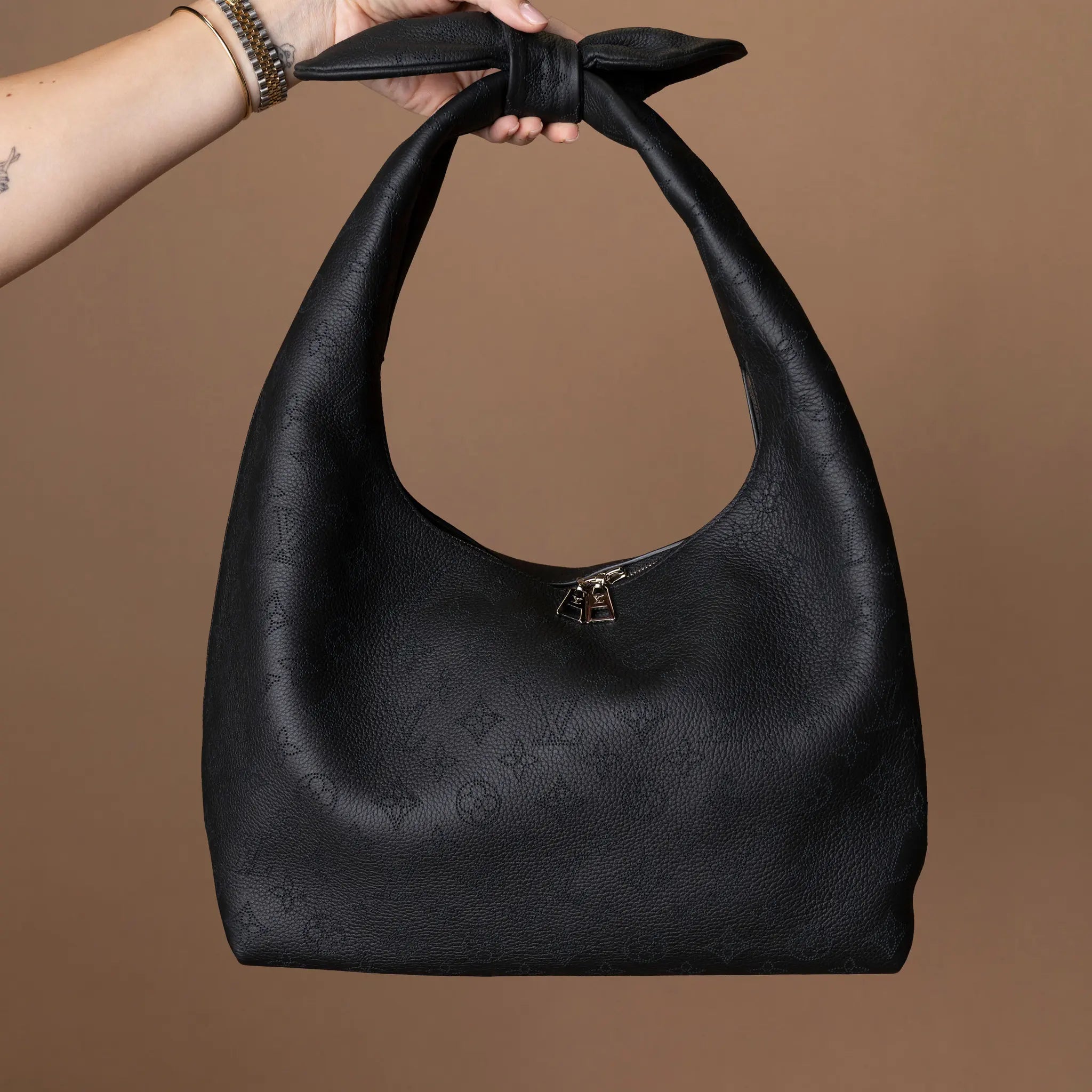 Louis Vuitton Why Not Mahina MM Noir — Front View