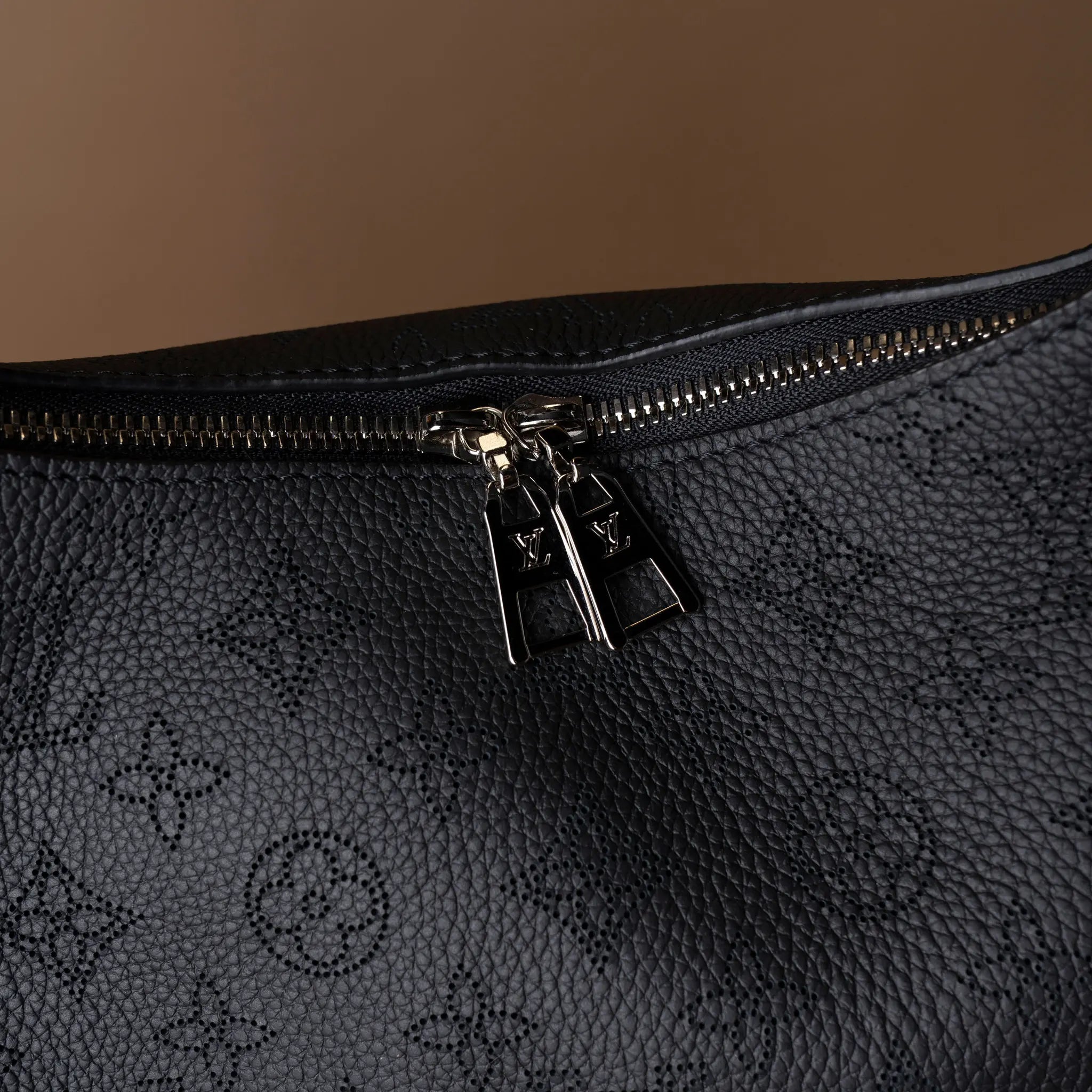 Louis Vuitton Why Not Mahina MM Noir — Close-up Detail