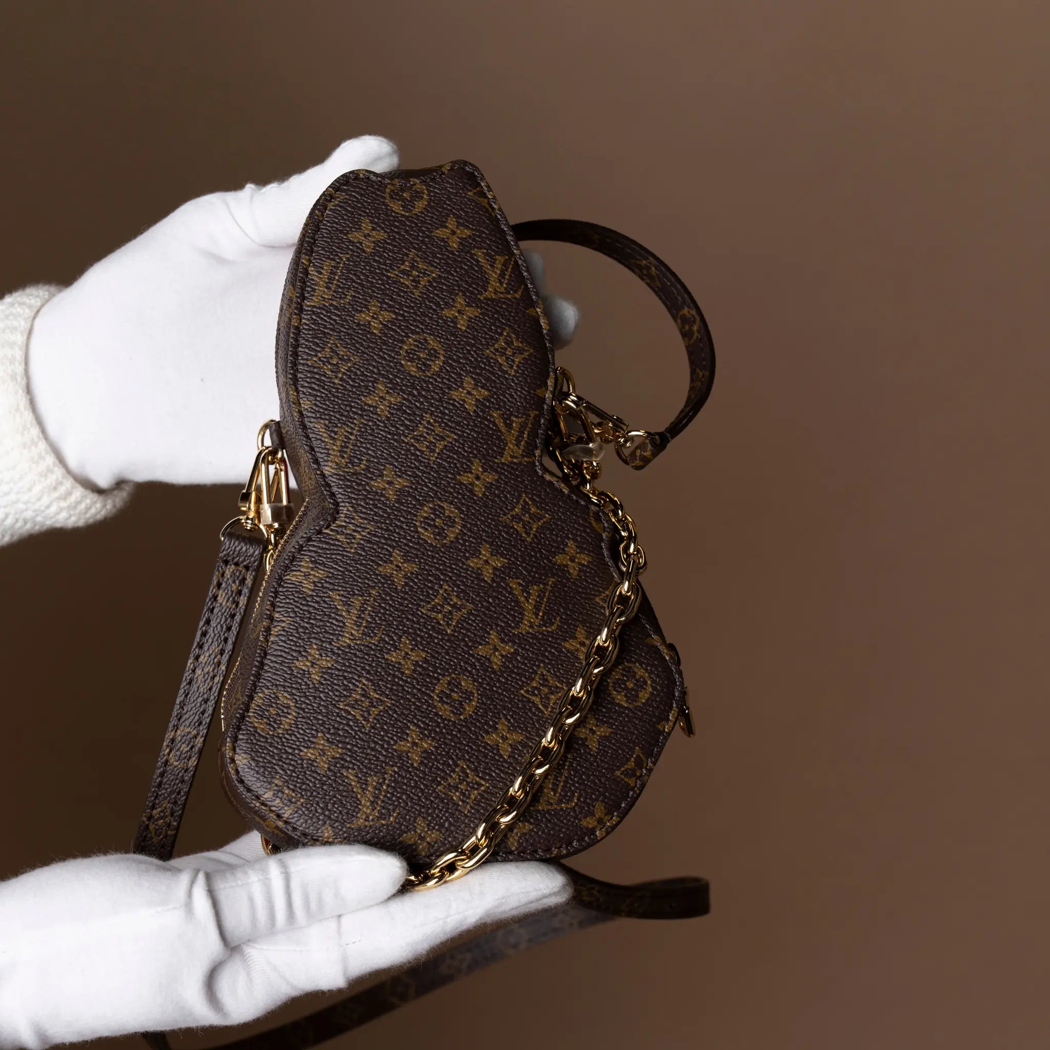 Louis Vuitton WOC Rabbit Animing Rose — Close-up Detail