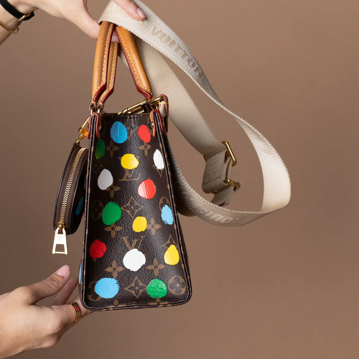 Louis Vuitton Yayoi Kusama Monogram OnTheGo PM — Interior Detail