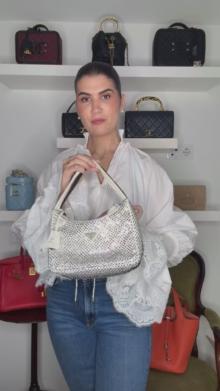 Prada Re-Edition 2000 Crystal white — Vídeo