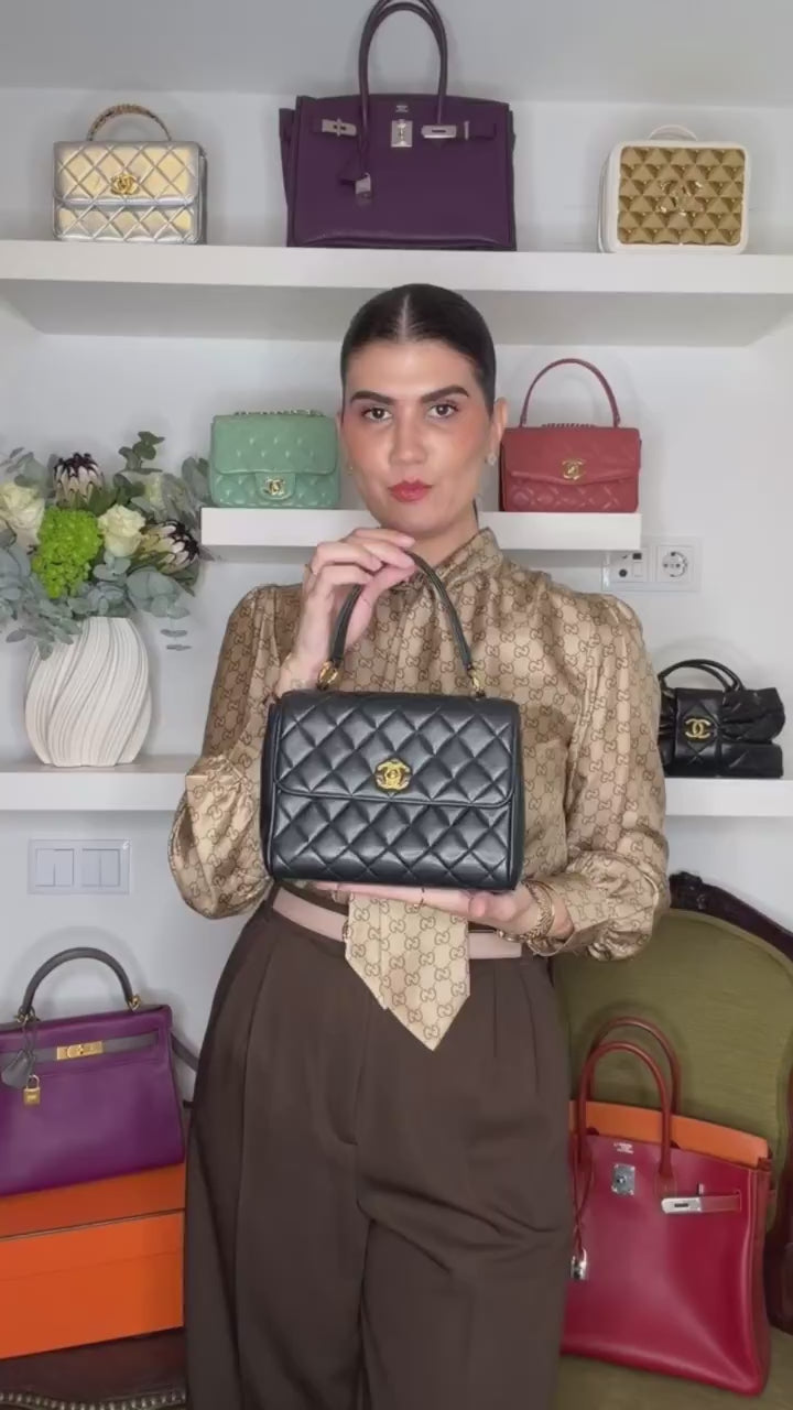 Chanel Mini Quilted Lambskin Kelly Top Handle Bag — Vídeo