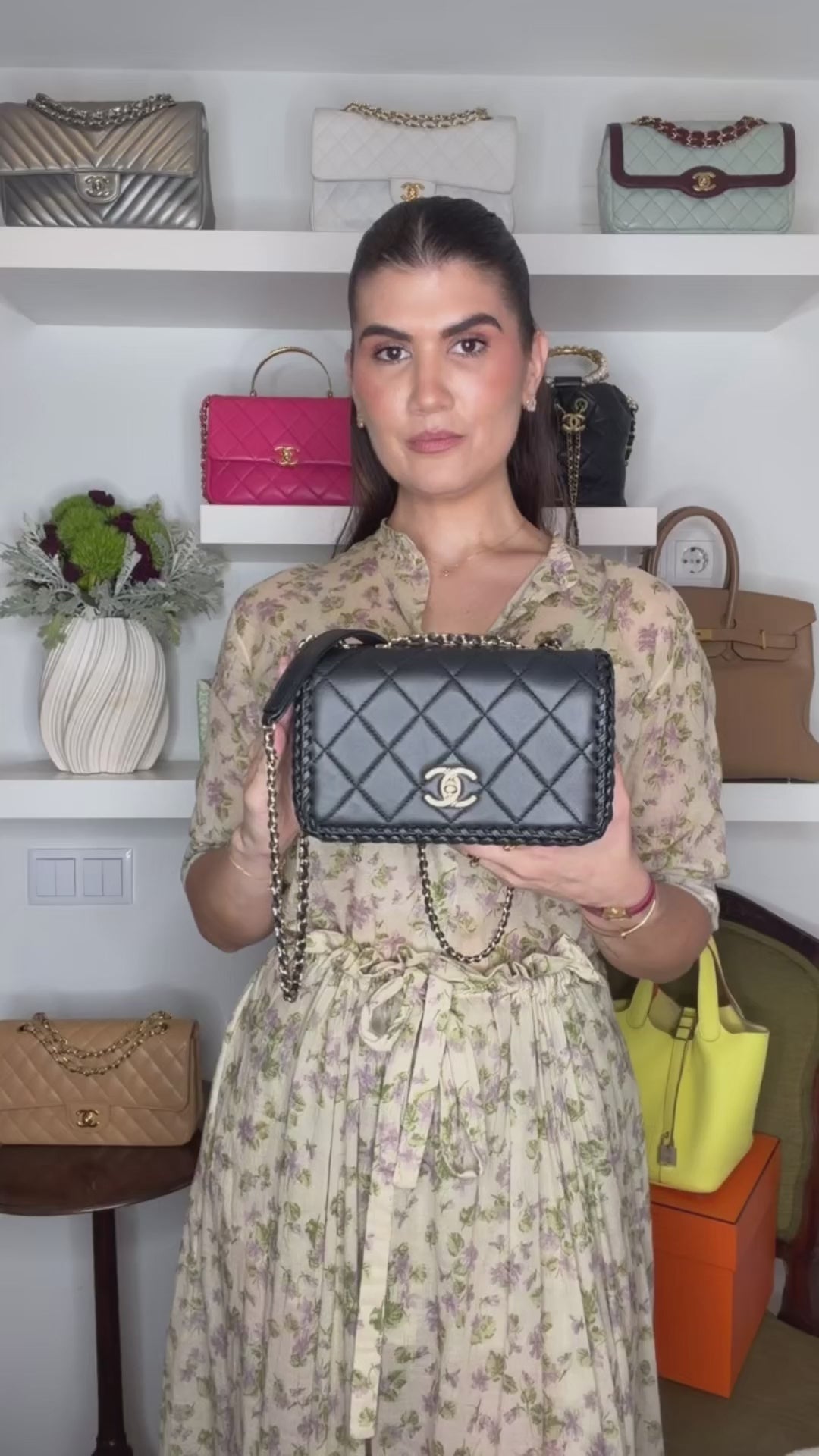 Chanel CC Quilted Lambskin Whipstitch Full Flap — Vídeo