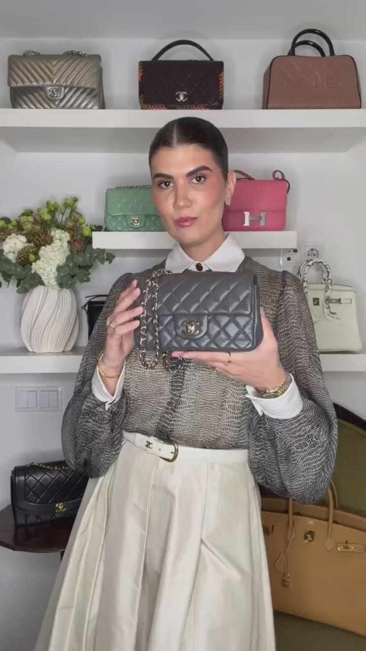 Chanel Mini Rectangular Classic Lambskin Single Flap — Vídeo