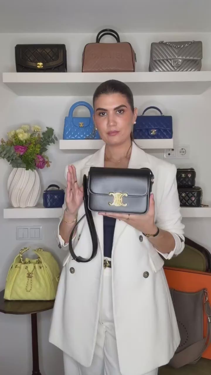 Celine Teen Shiny Calfskin Triomphe Crossbody — Vídeo