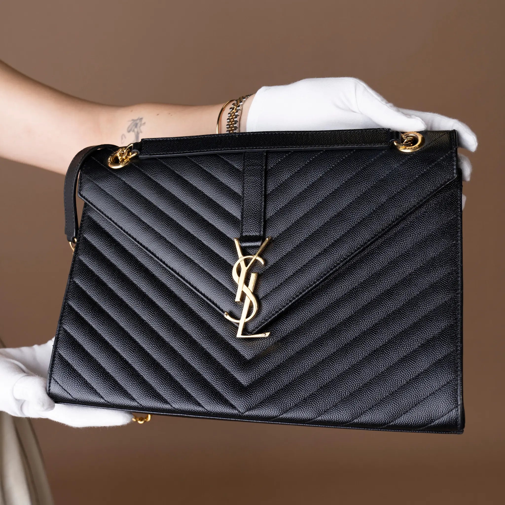 Saint Laurent Envelope Large In Quilted Grain De Poudre Embossed Leather — Front View
