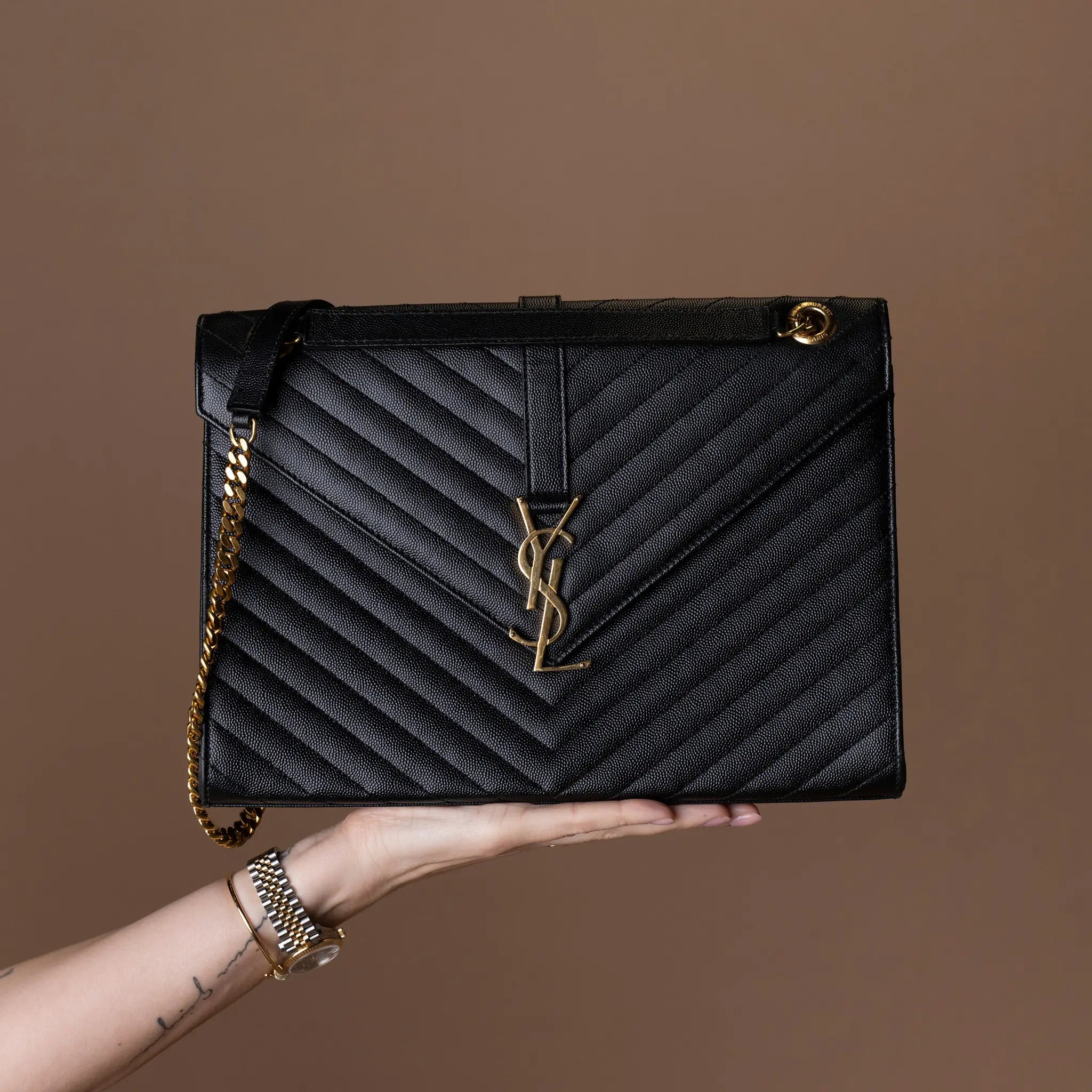 Saint Laurent Envelope Large In Quilted Grain De Poudre Embossed Leather — Close-up Detail