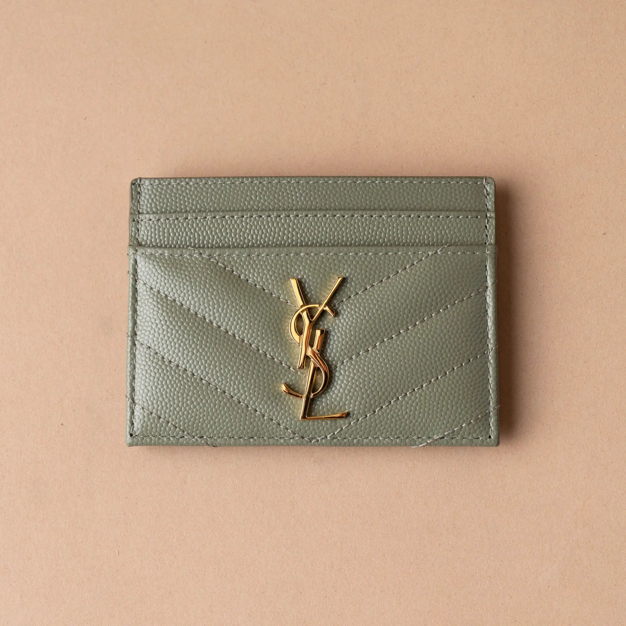 Saint Laurent Grain de Poudre Matelasse Chevron Cassandre Card Holder — Front View